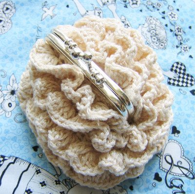 ruffled crochet coin purse
