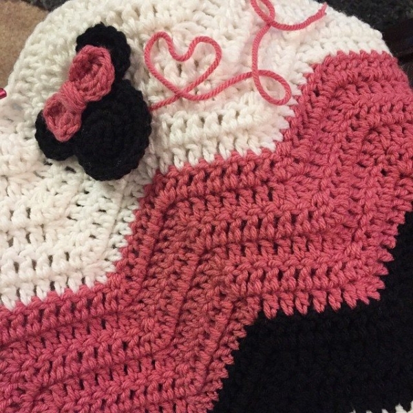 audra_hooknowl chevron crochet