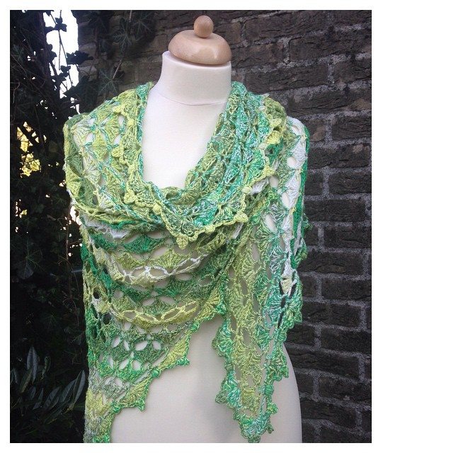 marretjeroos crochet triangle shawl