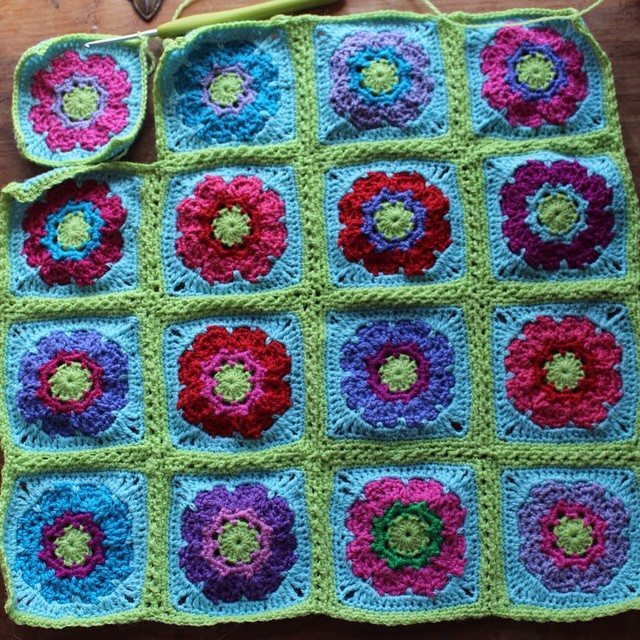 woolyana crochet flower squares