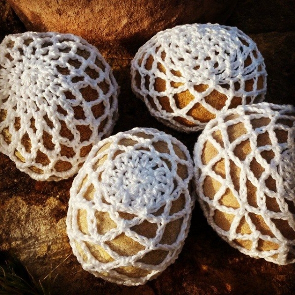 elzavan912 crochet stones