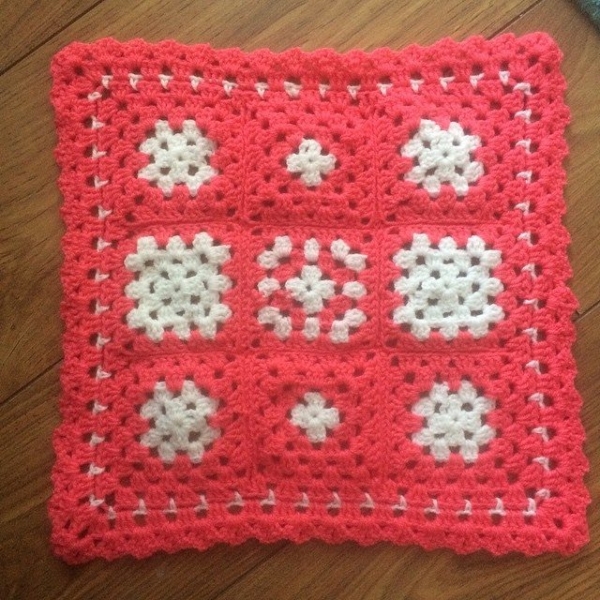 love2loop crochet angle baby blanket