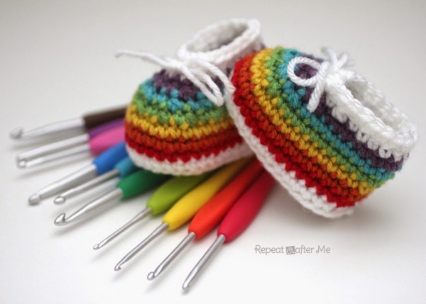 rainbow crochet baby booties