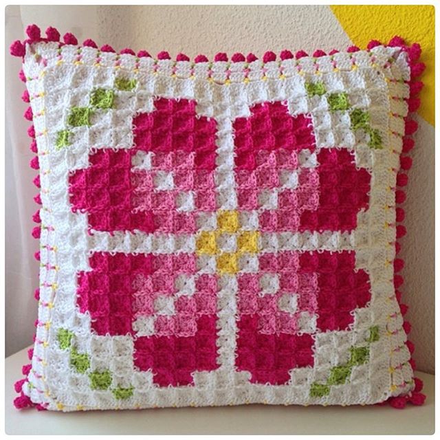 marretjeroos crochet pillow