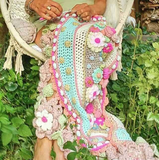 adinda crocheting flower shawl