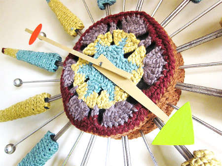 retro crochet clock