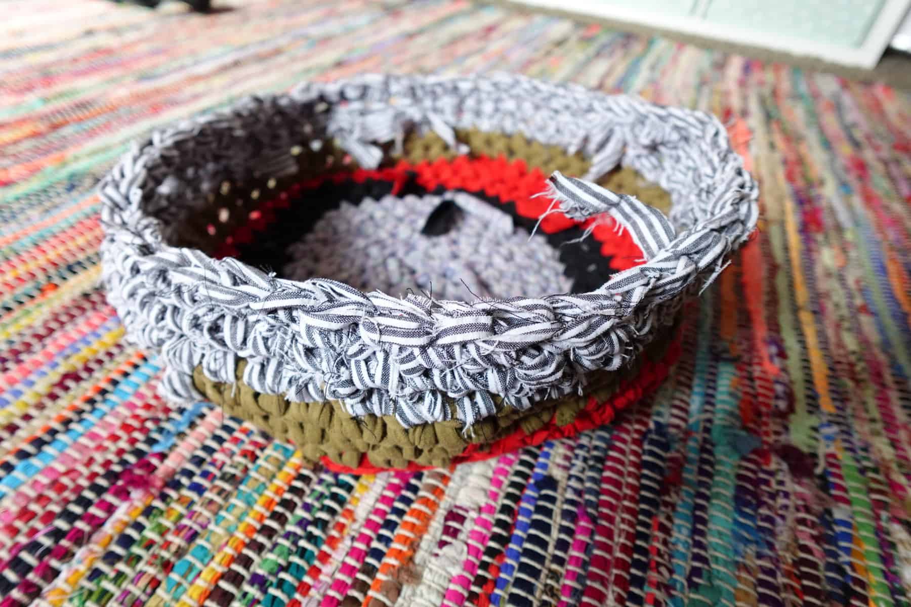 crochet colored bedding for a cat