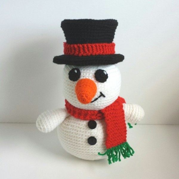 caseyplusthree crochet snowman