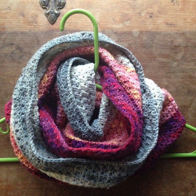 woolyana crochet cowl
