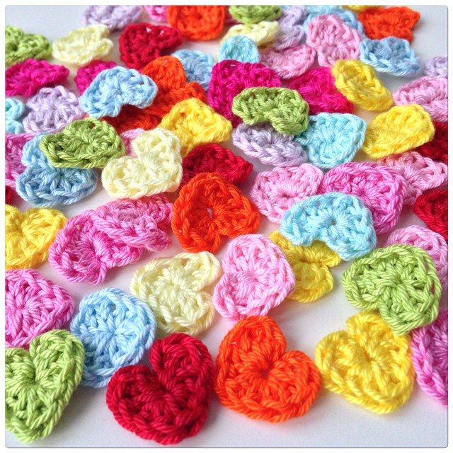 marretjeroos crochet hearts