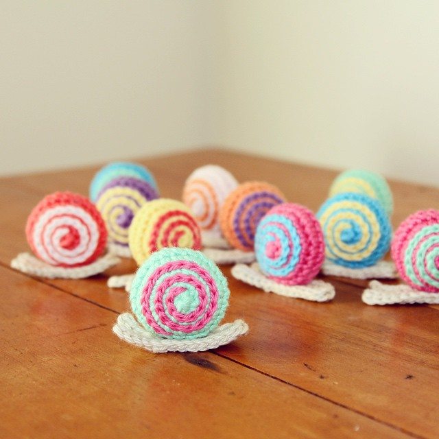 atnanasknee crochet snails