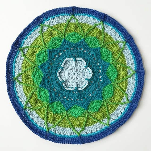 mobiusgirl crochet mandala