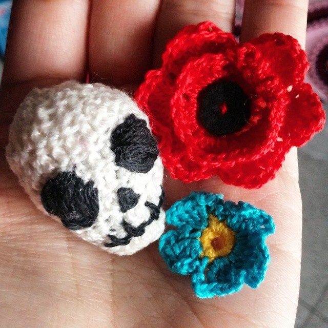 vaynilla_love crochet flower skull