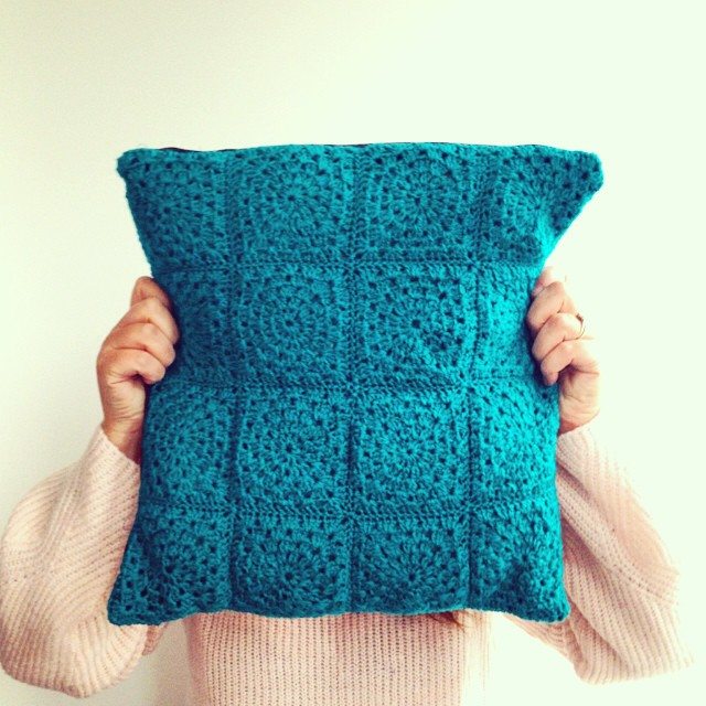 sweet_sharna crochet cushion