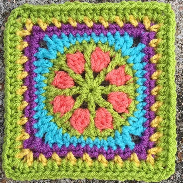 carolynchristmas crochet square