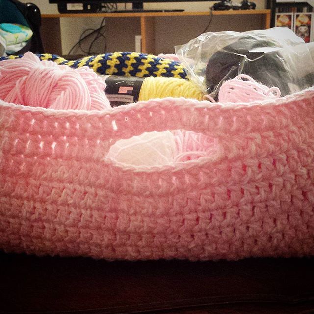 cozy_corner_crochet crochet pink basket