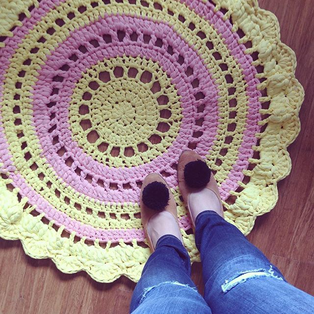 flamingpot crochet doily rug