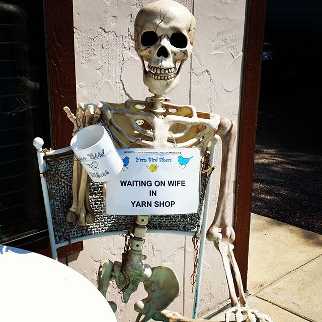xtinerat yarn shop skeleton
