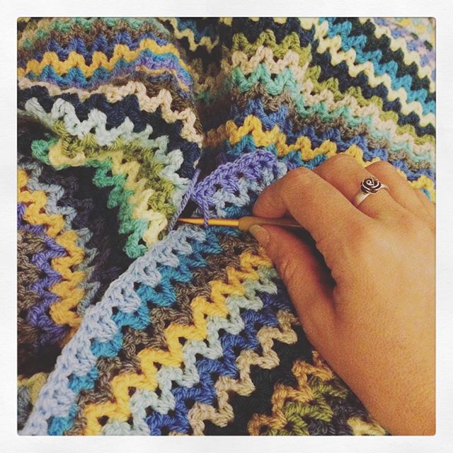 littlebirdbunting crochet blanket detail vstitch