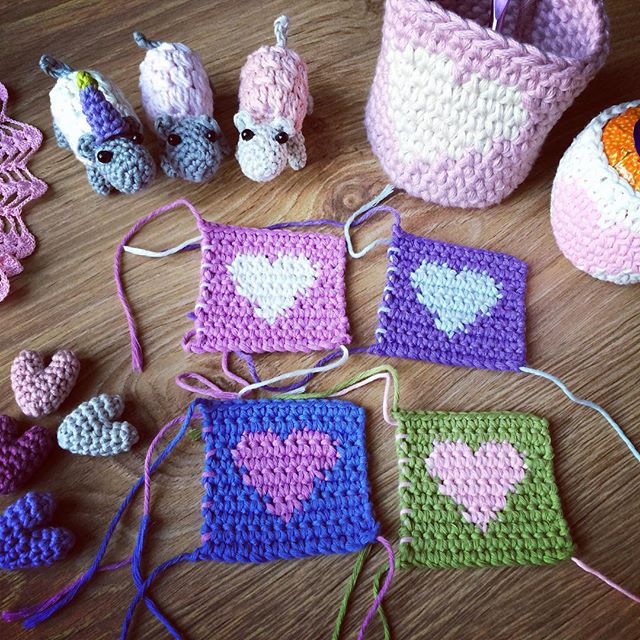 flo_and_dot crochet hearts