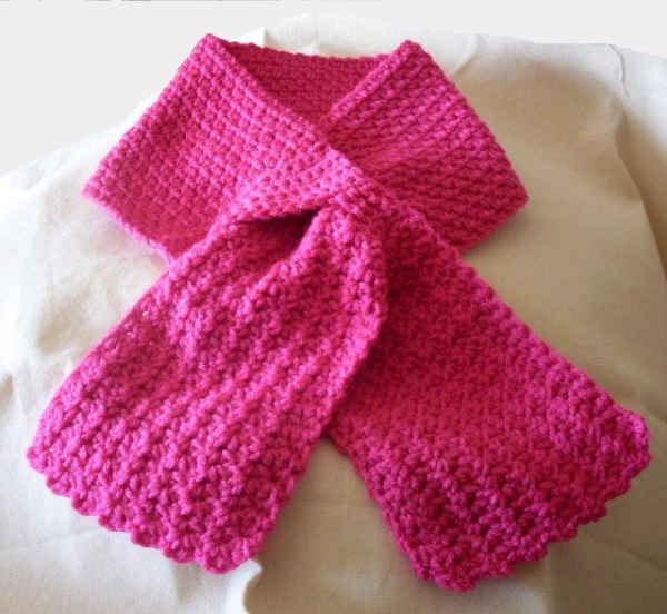 keyhole scarf free crochet pattern