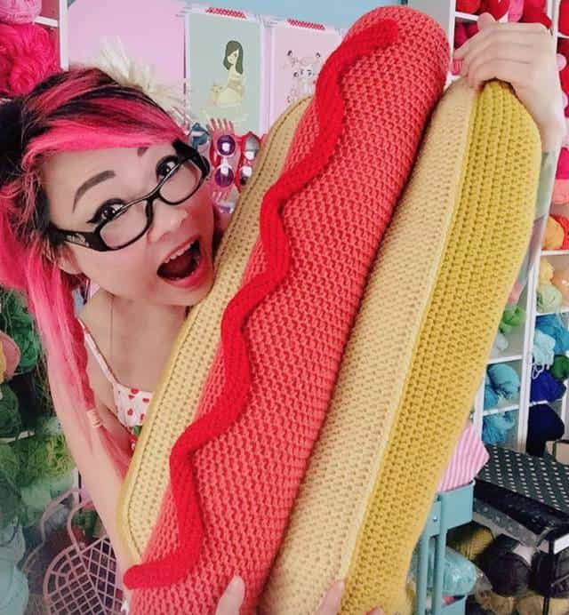 giant hot dog crochet pillow free pattern