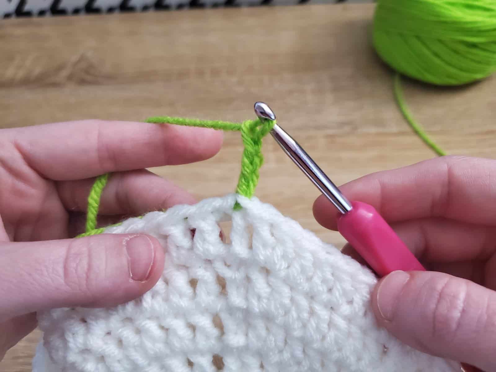Crochet Fruit Potholders (R8 - step 1)