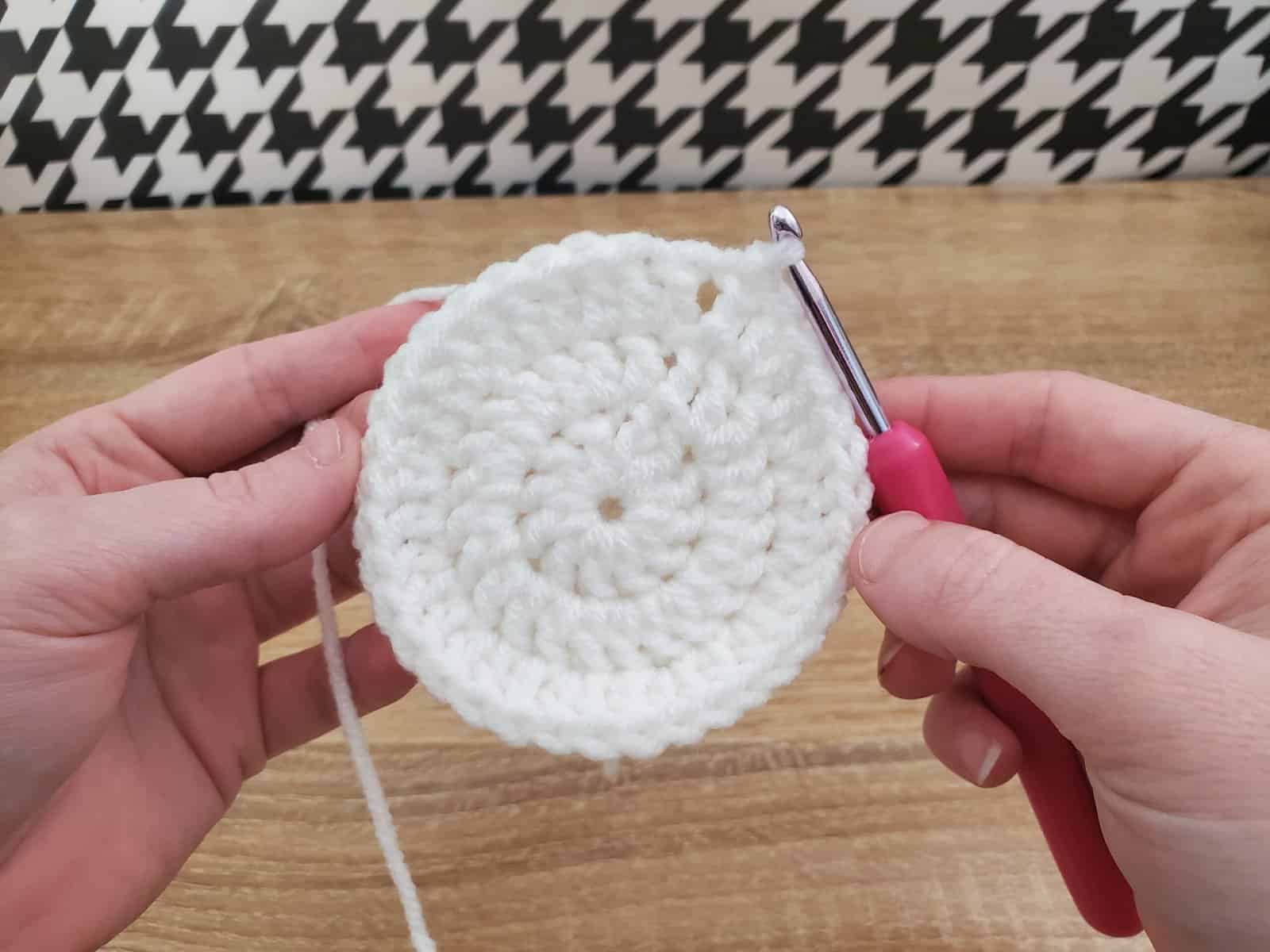 Crochet Fruit Potholders (R3 - step 3)