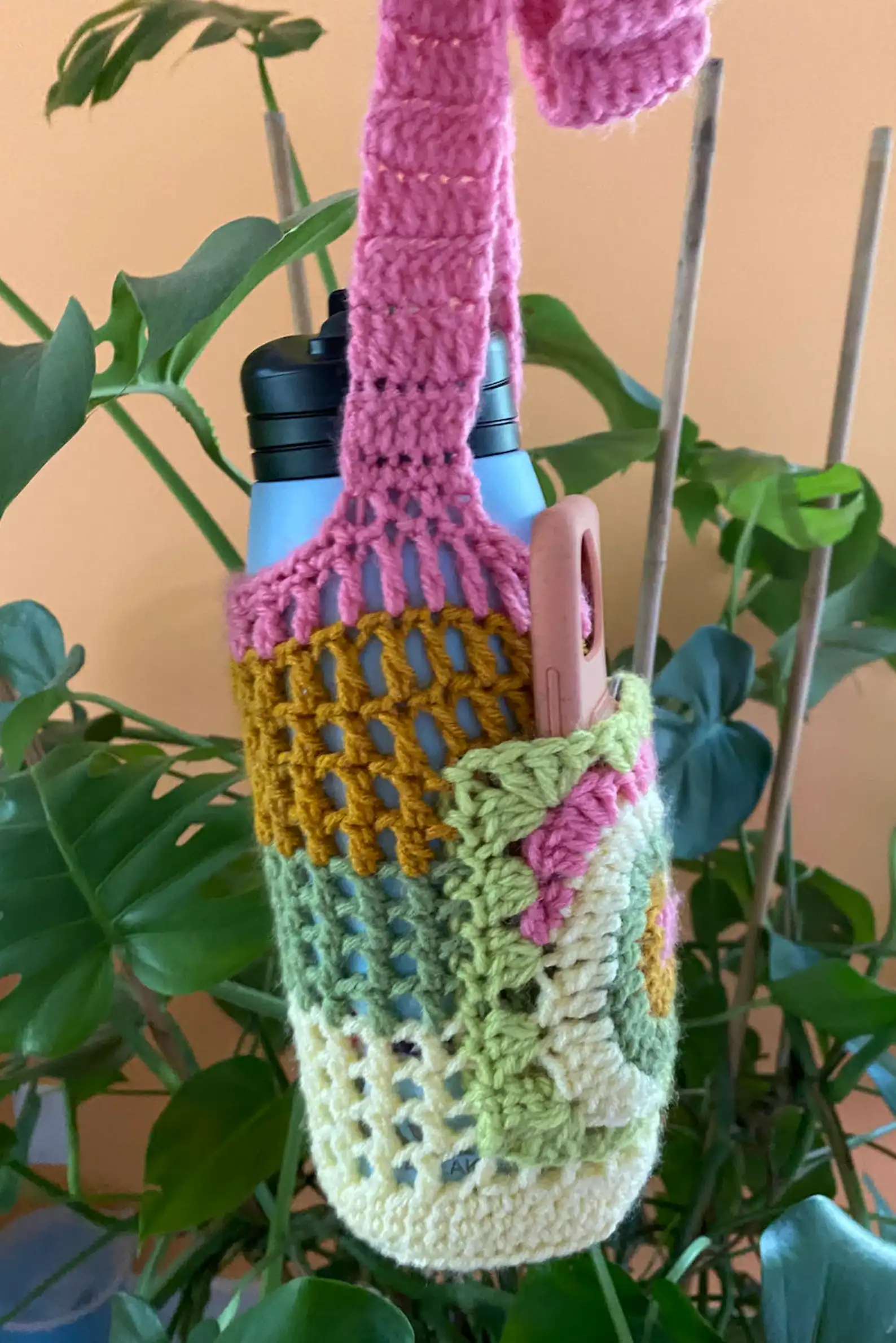 Crochet Water Bottle Holder With Pocket Pattern