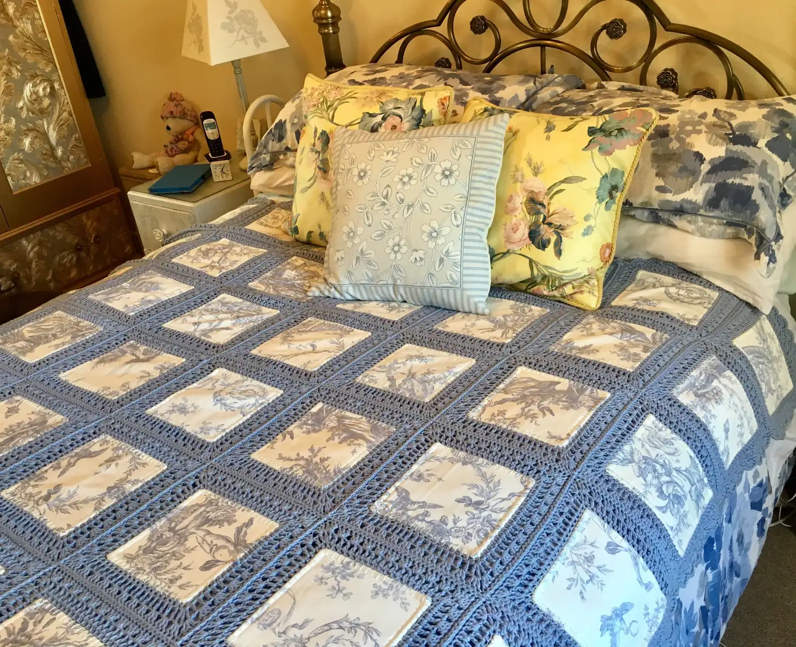 20 Beautiful Crochet Quilt Patterns You Will Want to Make 6 Fusion Patchwork Crochet Quilt/pillow & Cushion Pattern