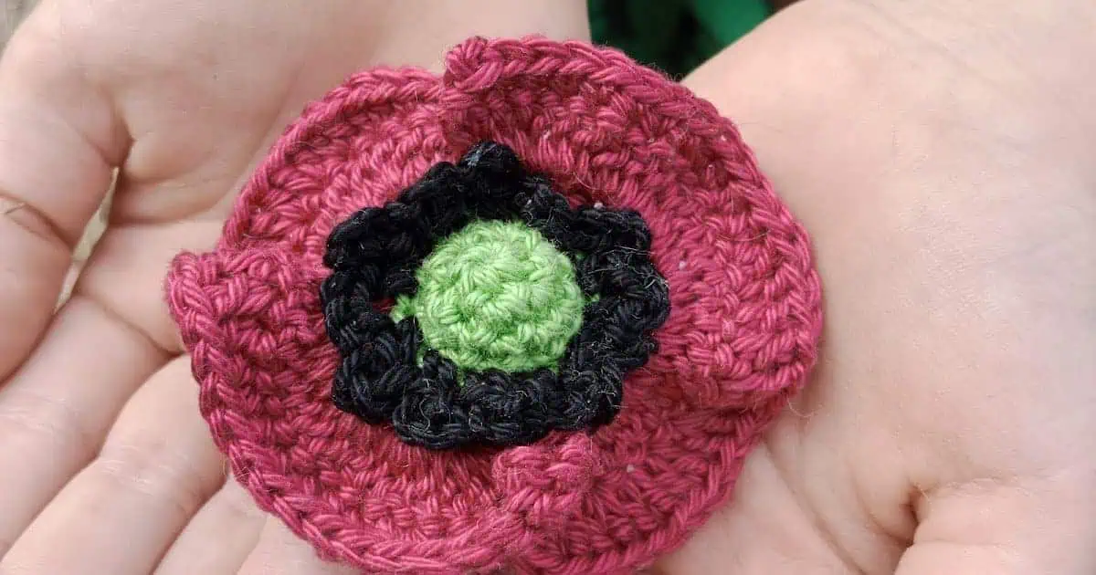 Crochet Motif Patterns for Granny Squares – Charming and Fun 15 Remembrance Poppy