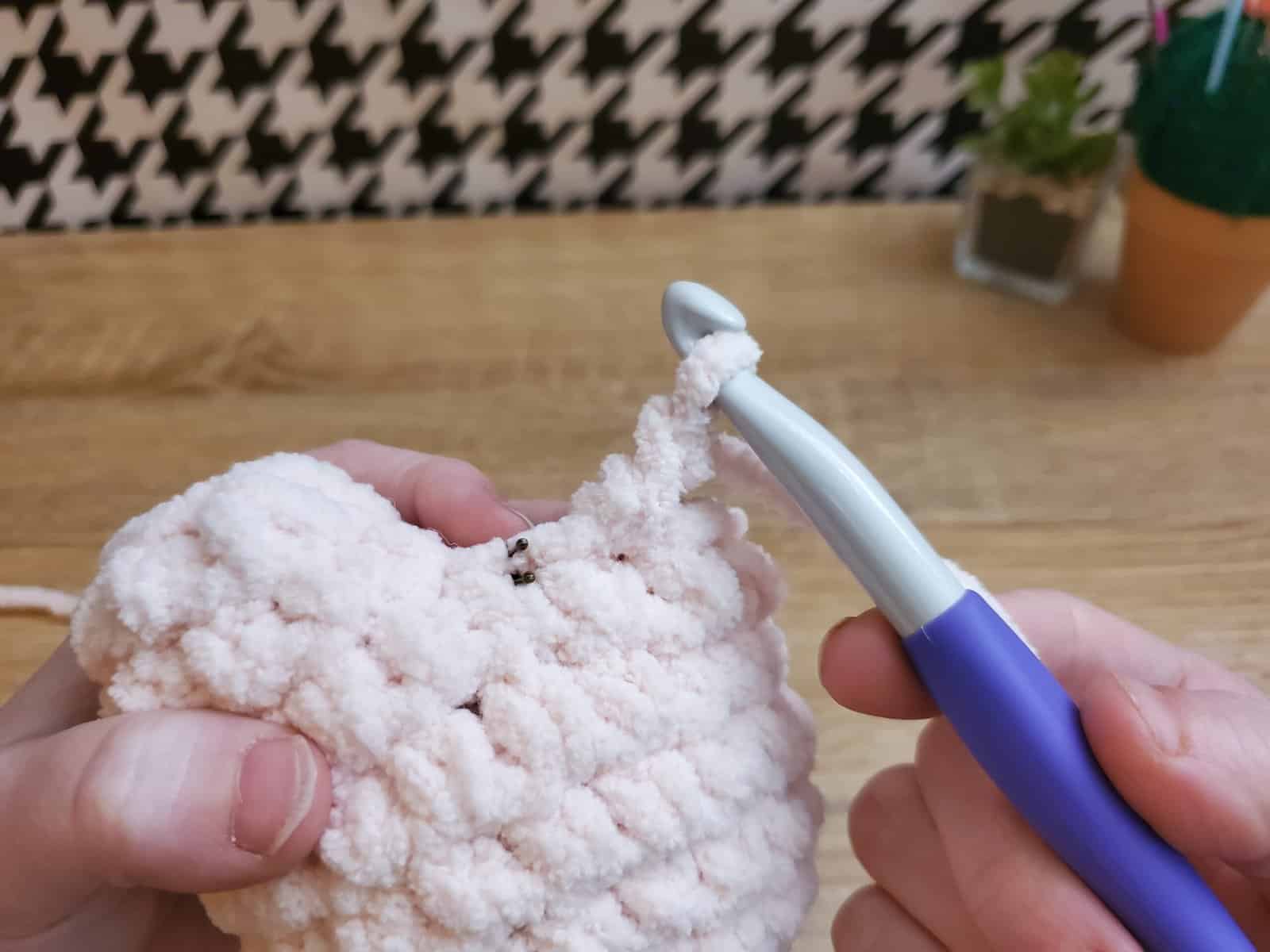 crochet heart (step 24)