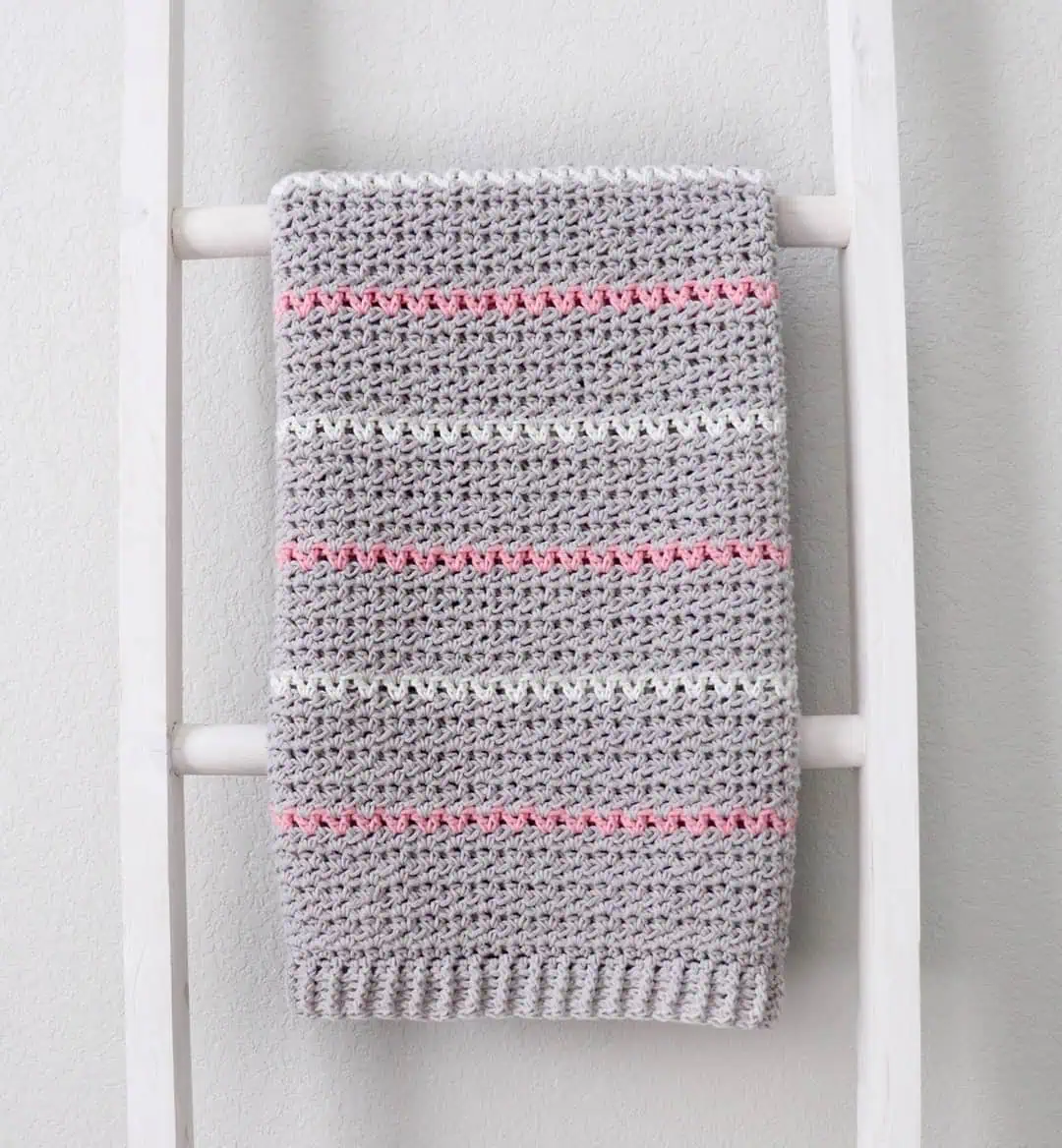 20 Crochet V-Stitch Patterns You Won’t Want To Miss 5 Crochet Mixed V-stitch Baby Blanket Pattern