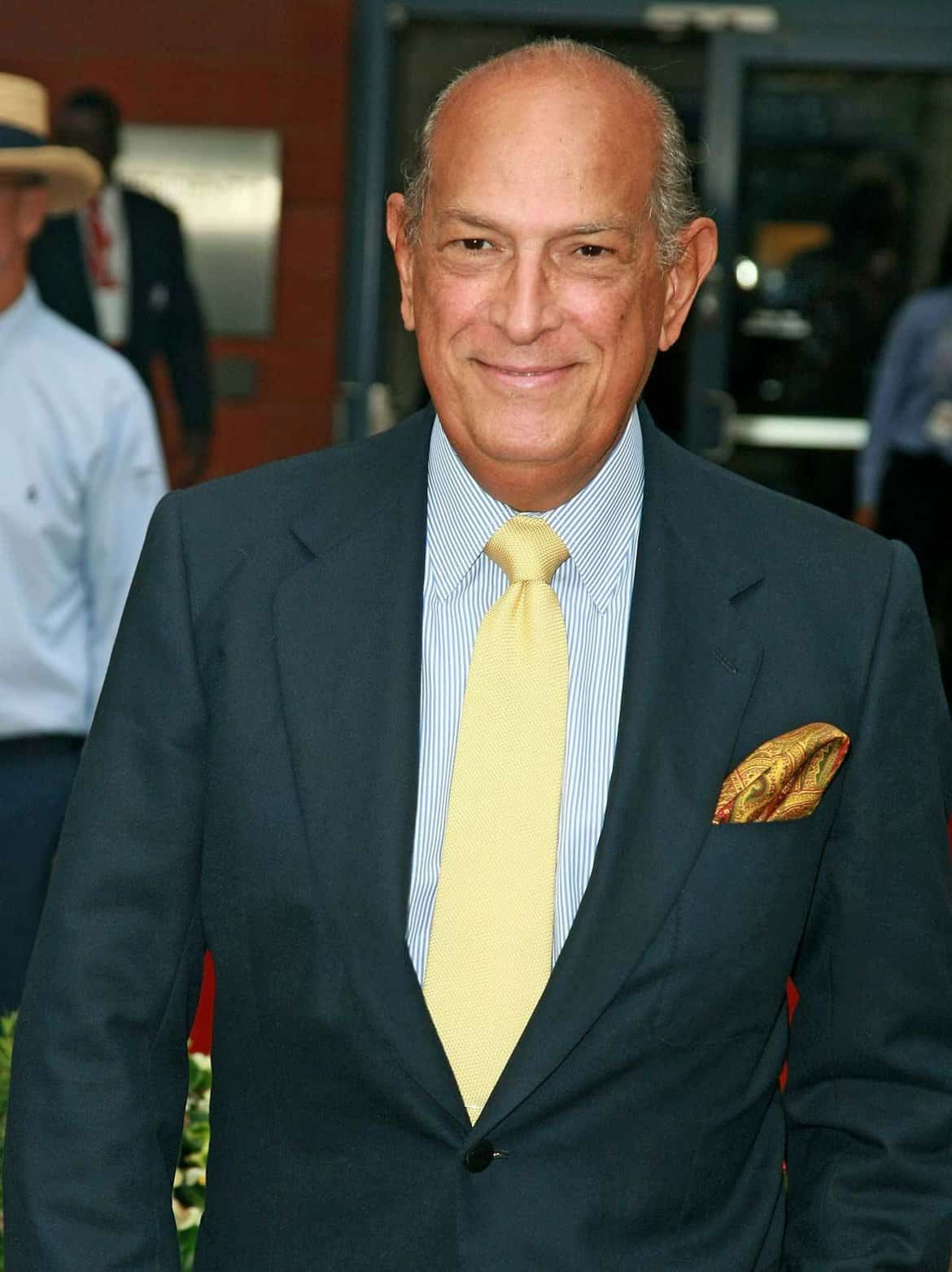 50 Famous Fashion Designers With Eyes for Crochet 39 Oscar de la Renta