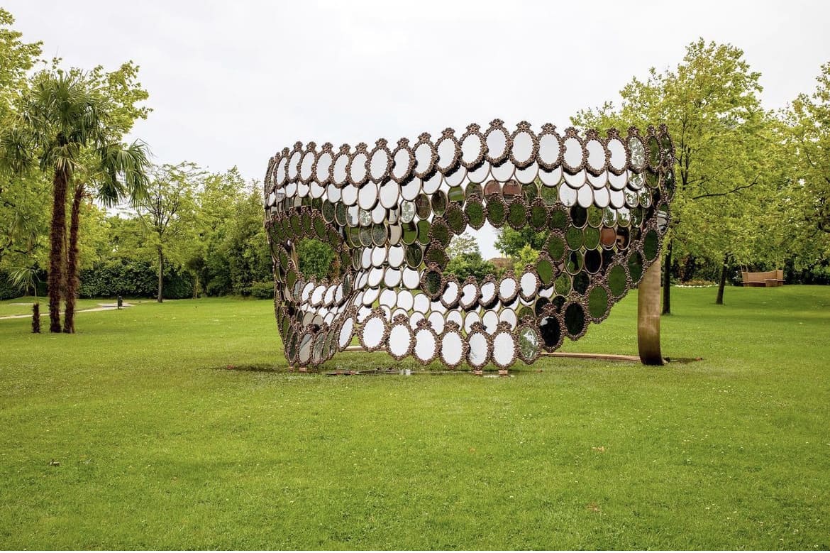 Crochet Artist: Joana Vasconcelos – Femininity and Society 10 Beyond Fiber