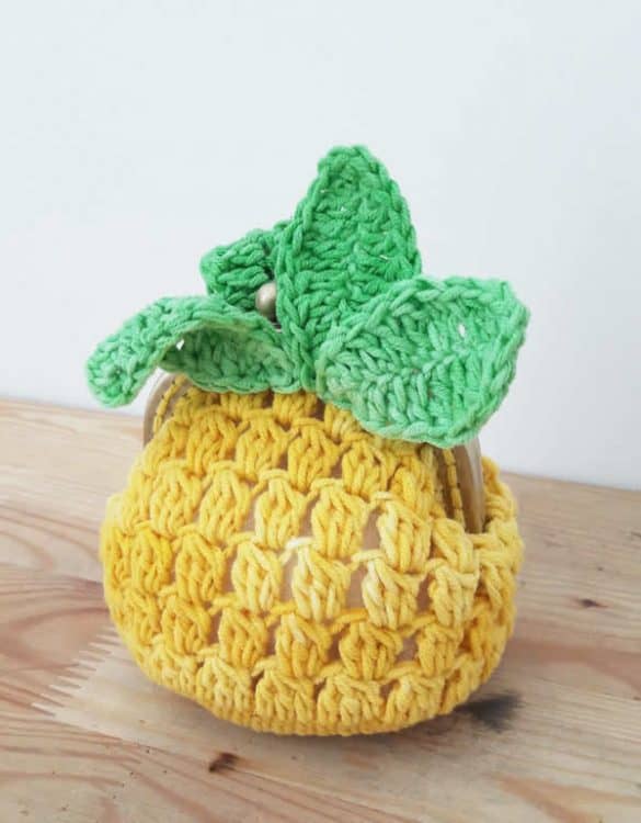 crochet pineapple purse 1 585x750 1