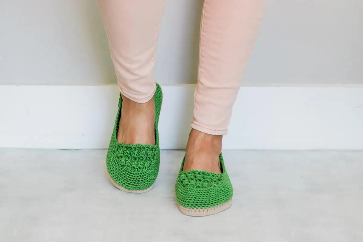 Crochet Shoes: 15 Creative, Stylish and Varied Patterns 2 How to Crochet Shoes - Free Slip-Ons Pattern + Tutorial Using Flip Flop Soles