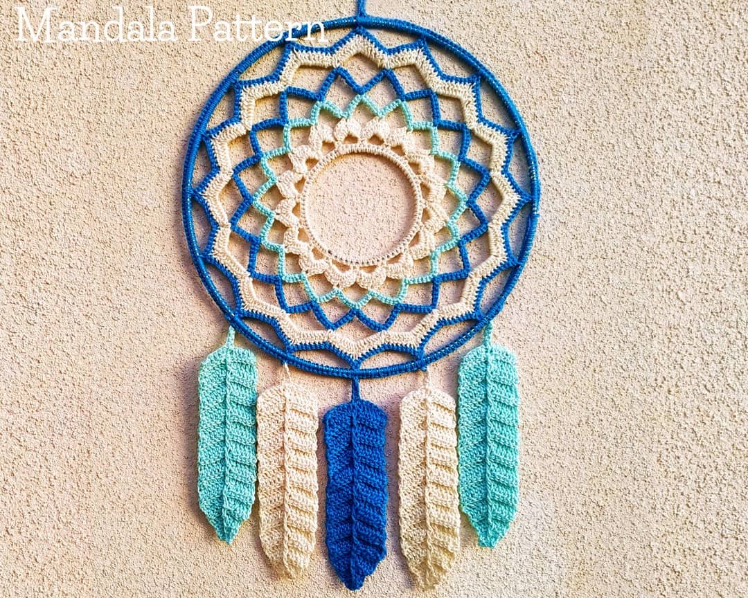 Crochet Dreamcatcher Patterns: 26 Beautiful Designs 15 Mandala Dream Catcher & Feather
