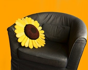 Sunflower Shaped Crochet Cushion Pattern