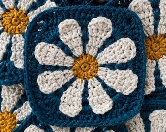Retro Daisy Floral Crochet Granny Square Pattern