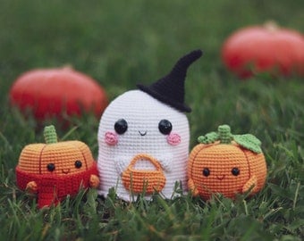 Cute Halloween Amigurumi Crochet Pattern: Pumpkins and Ghosts
