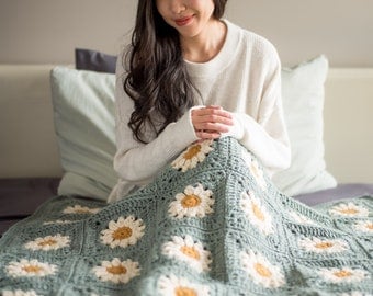 Daisy Crochet Pattern for Cozy Blanket