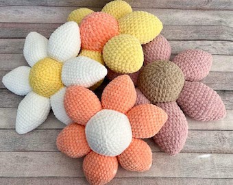 No-Sew Crochet Flower Pillow Pattern with 2 Petal Options