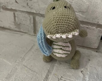 Rex the Dino: Adorable Crocheted Amigurumi Animal
