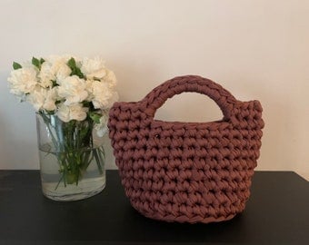 Chic Mini Crochet Bag: Versatile & Minimalist