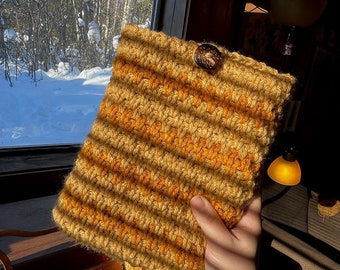 Crochet Pattern for Stylish Book Sleeve