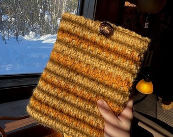 Crochet Pattern for Stylish Book Sleeve