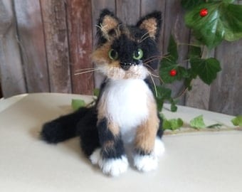 Tricolor Crochet Cat Pattern: Realistic Amigurumi Cats PDF