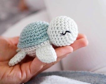 Crochet Amigurumi Little Turtle Pattern: English/German