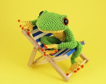 Ernest The Frog Amigurumi Crochet PDF Pattern